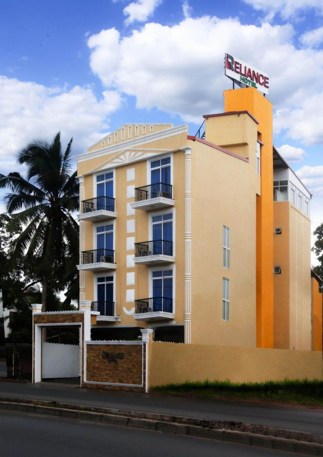 Reliance Hotel Boralesgamuwa Exterior foto